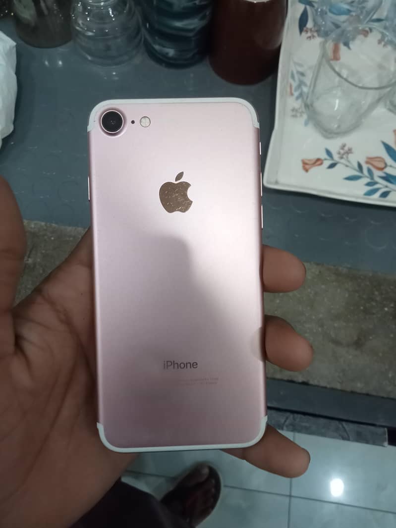 iPhone 7 3