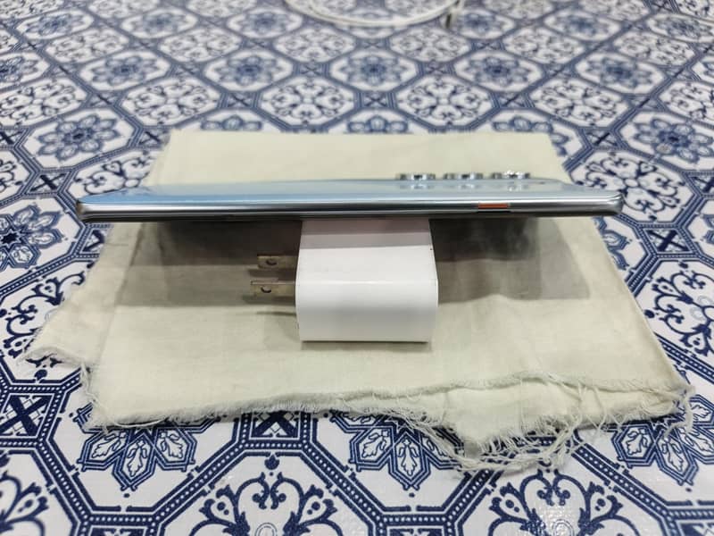 Tecno CAMON 40 Pro 7