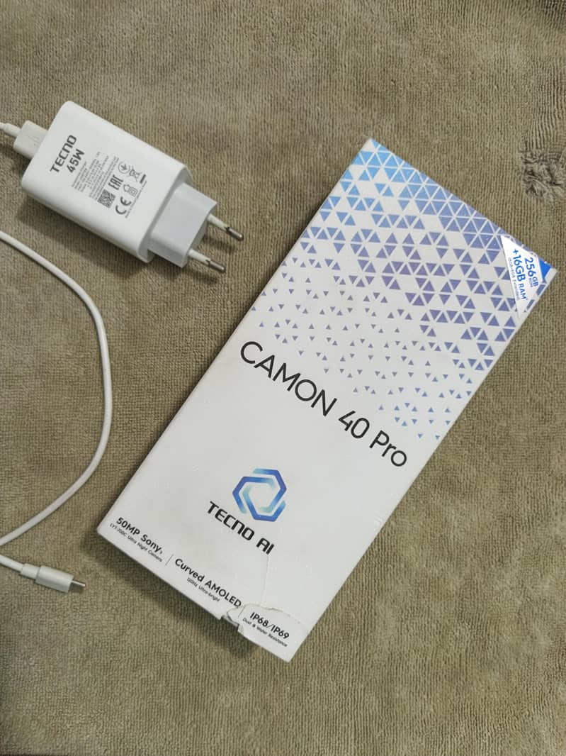Tecno CAMON 40 Pro 8