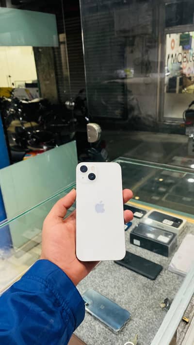 Apple iPhone 13