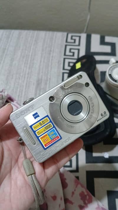 sony digital camera with charger