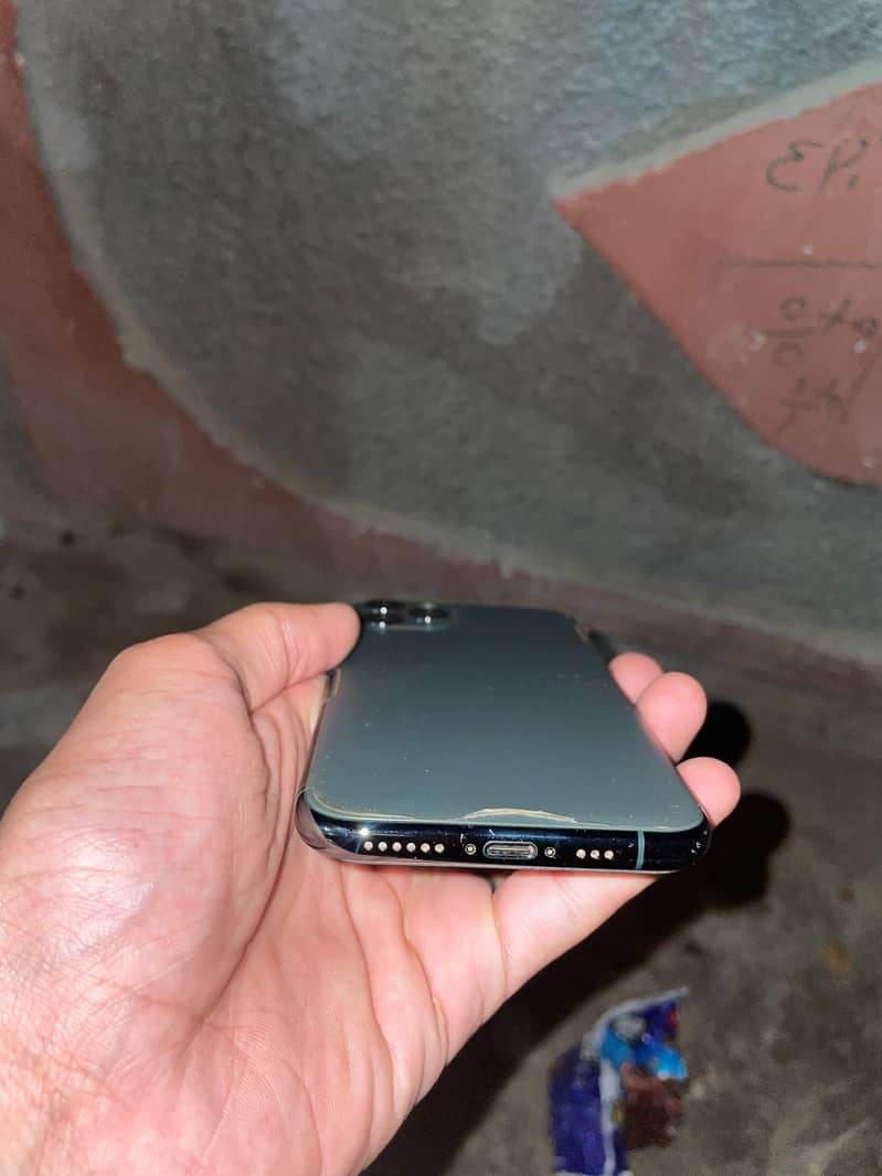 Apple iPhone 11 Pro 1