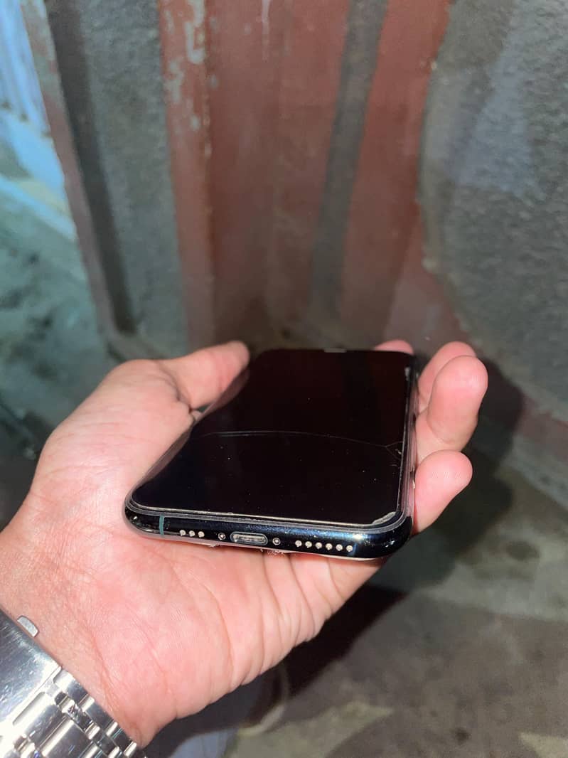 Apple iPhone 11 Pro 3