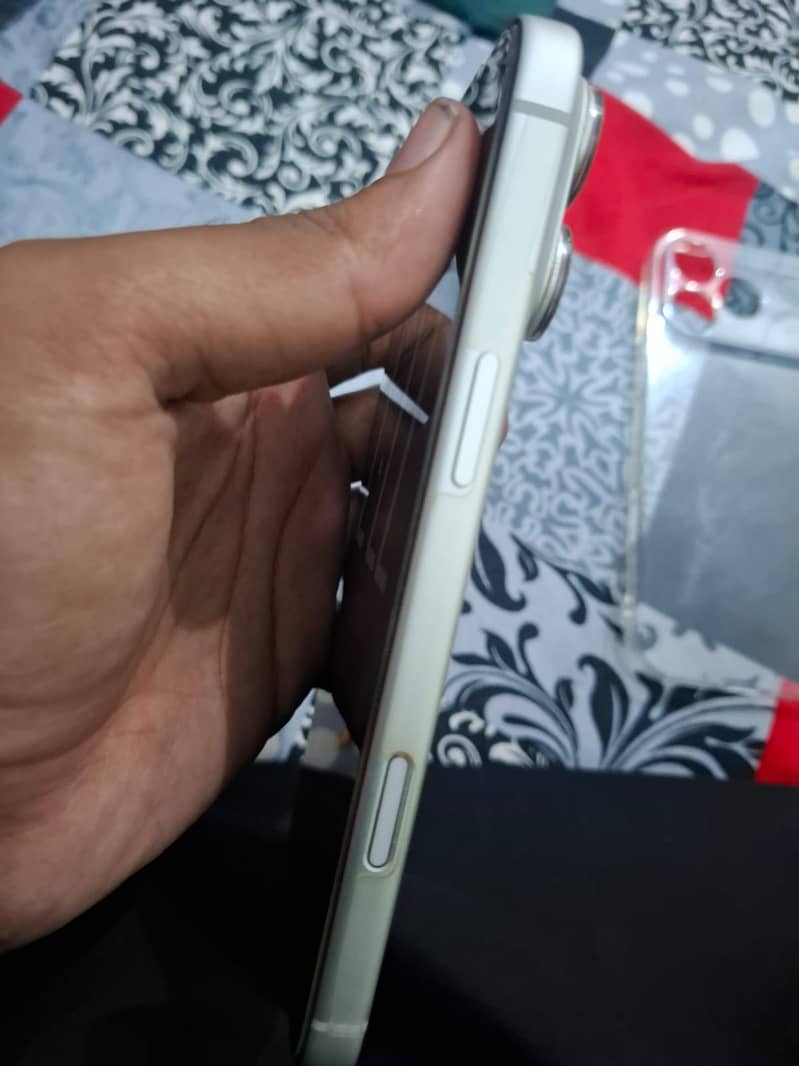 Apple iPhone 17 Pro Max 2
