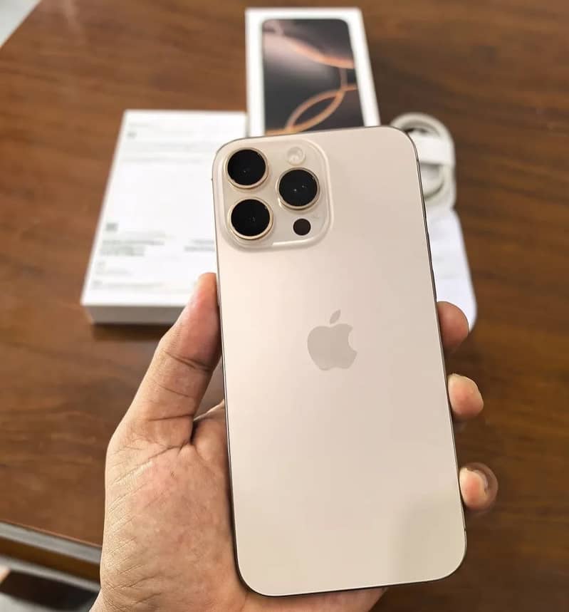 Apple iPhone 16 Pro Max 1