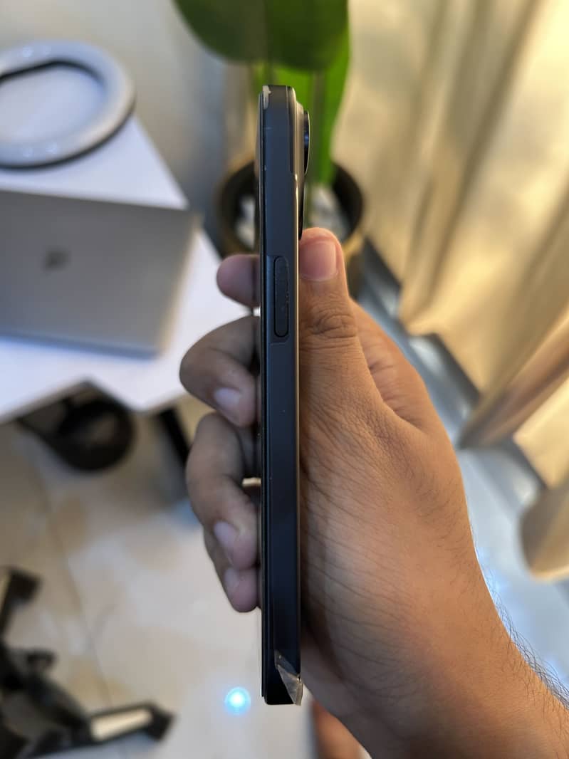 Apple iPhone 15 2