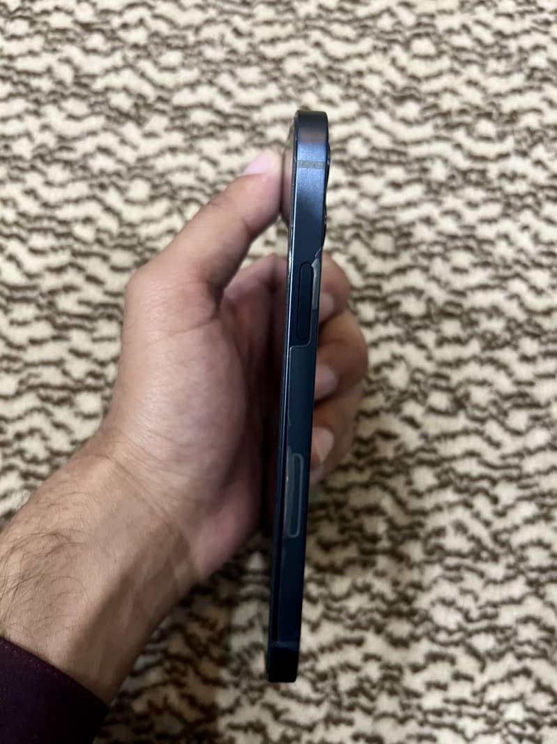Apple iPhone 12 2