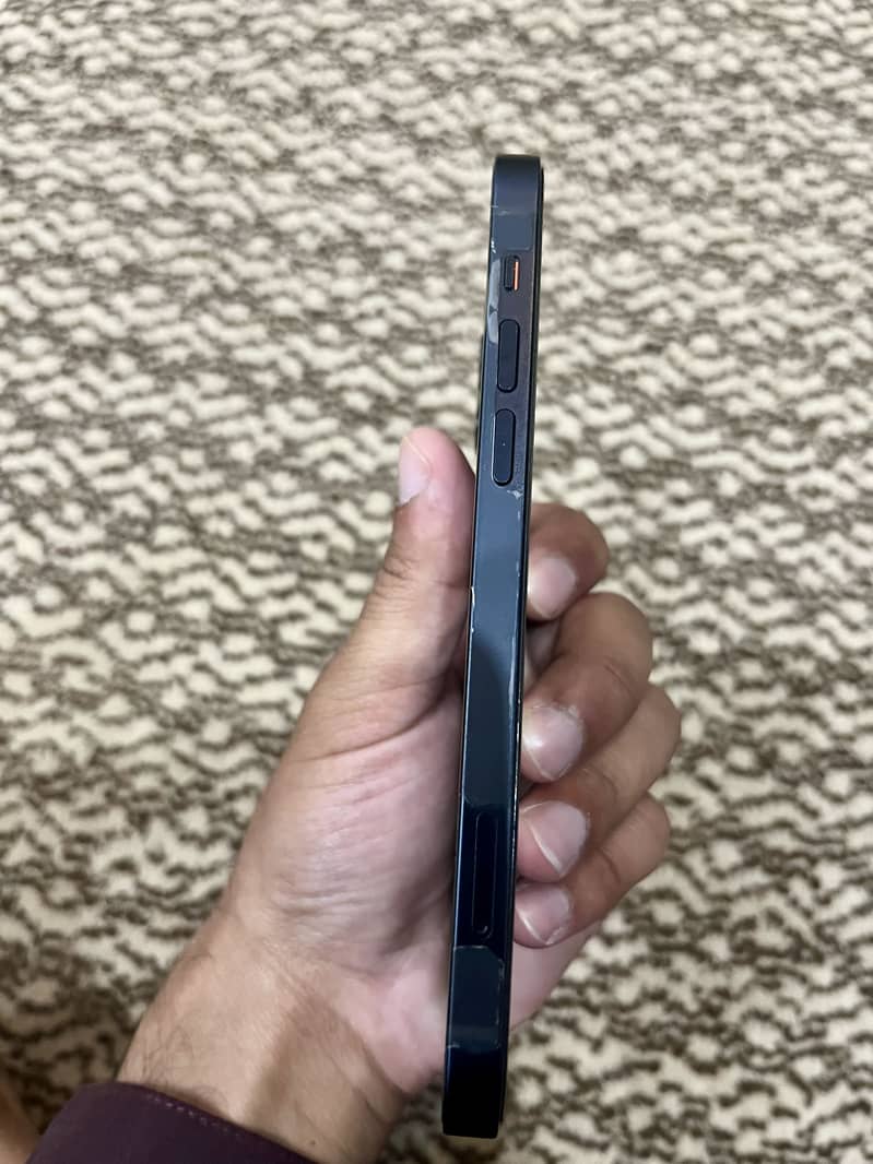 Apple iPhone 12 5