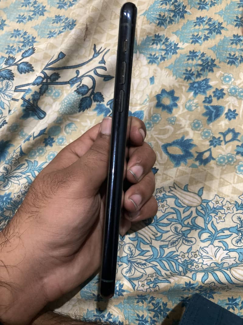 Apple iPhone 11 Pro Max 0