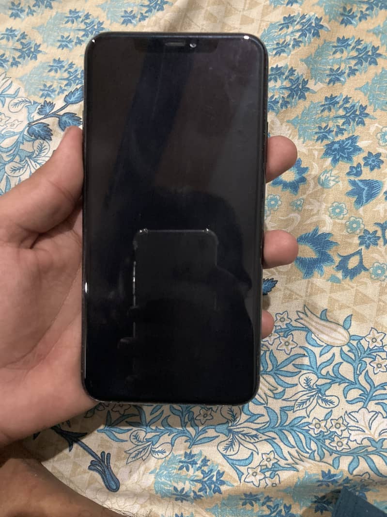 Apple iPhone 11 Pro Max 3