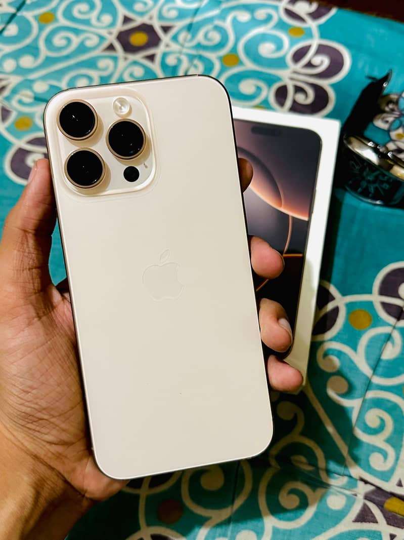 Apple iPhone 16 Pro Max 1