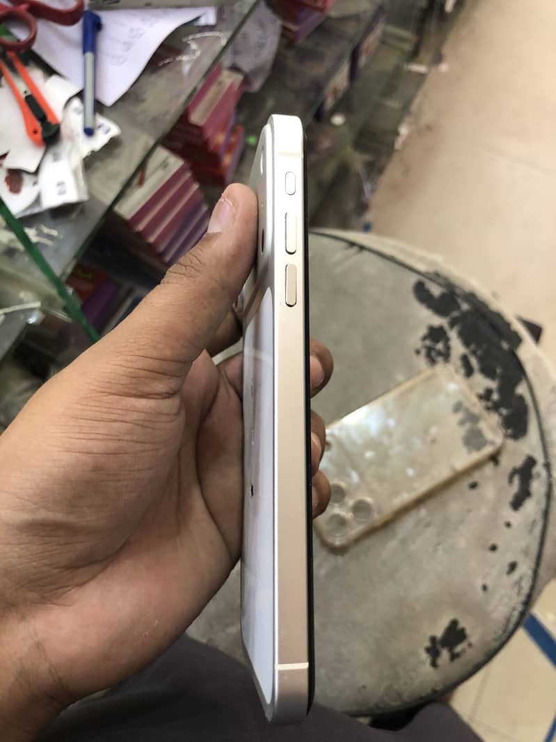 Apple iPhone XR 2