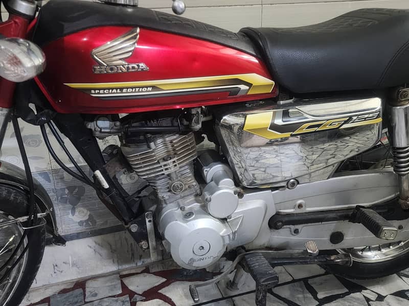 Honda 125 Selfstart 3