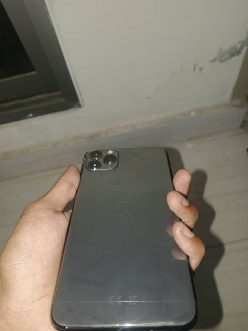 Apple iPhone 11 Pro Max 1