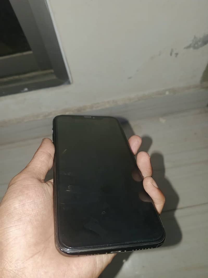 Apple iPhone 11 Pro Max 3
