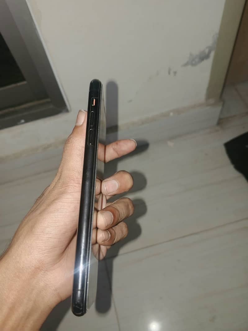 Apple iPhone 11 Pro Max 5