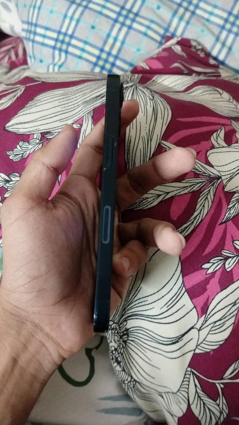 Apple iPhone 13 3