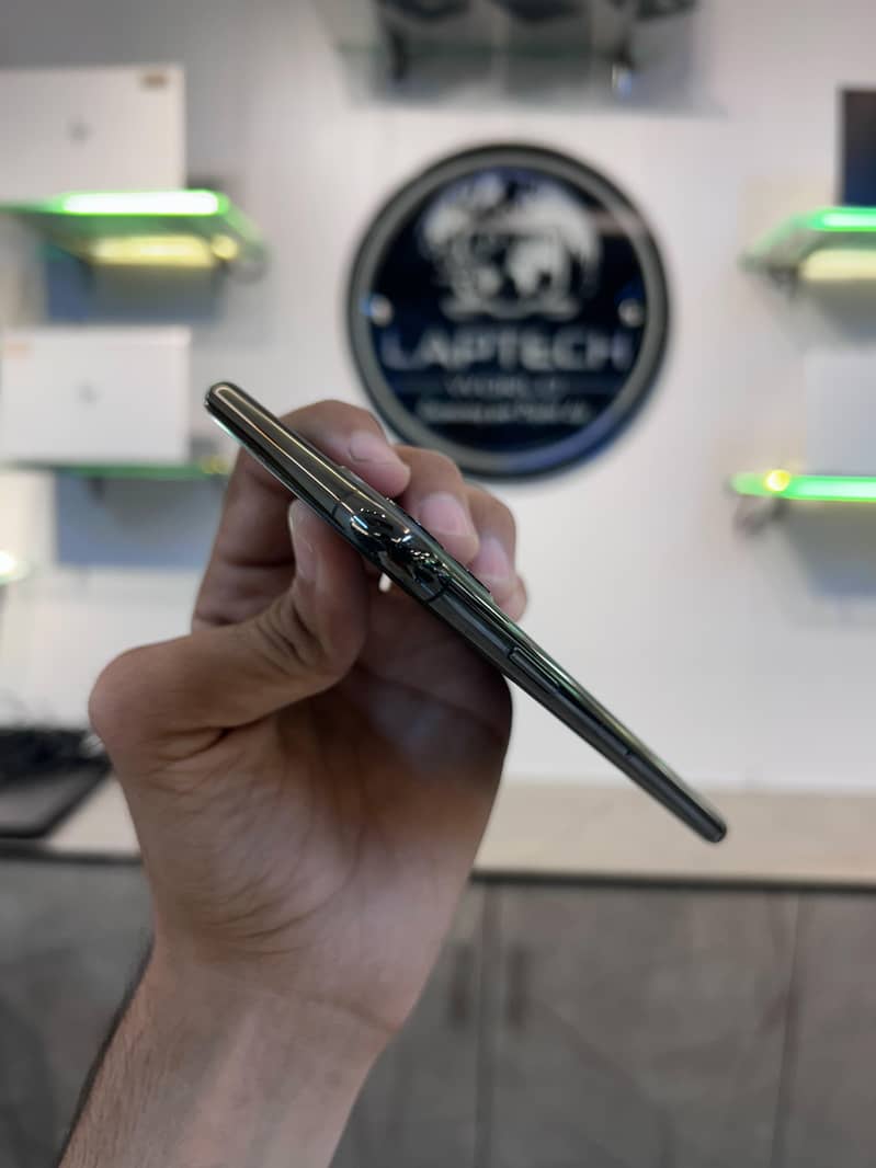 Apple iPhone 11 Pro Max 3