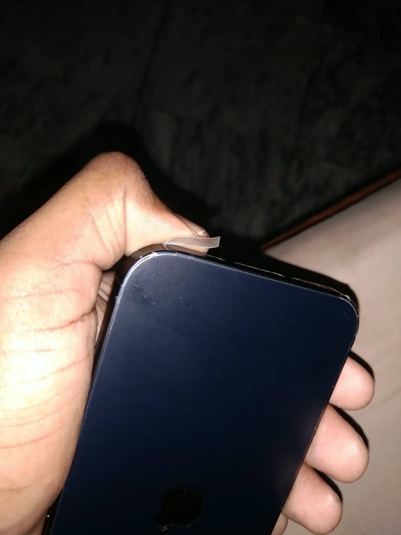 Apple iPhone 13 6