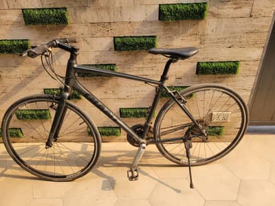 Giant Escape RX Hybrid Cycle - Made in Taiwan - Shimano Altus