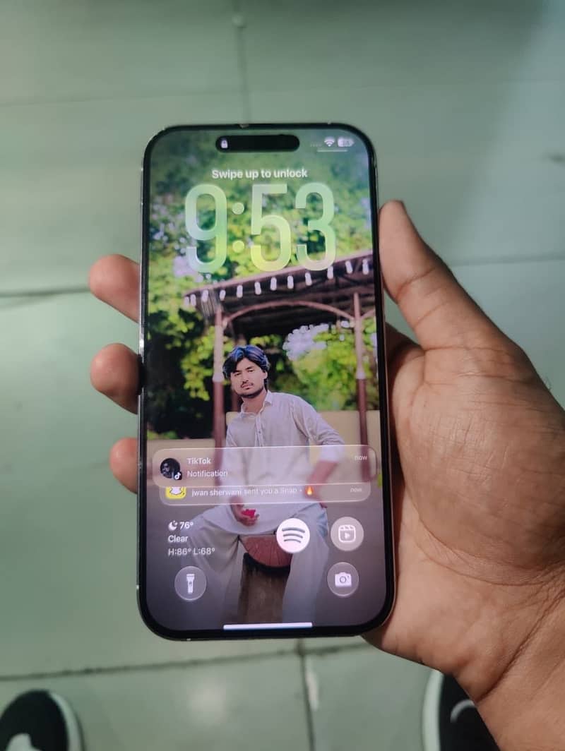 Apple iPhone 16 Pro Max 0