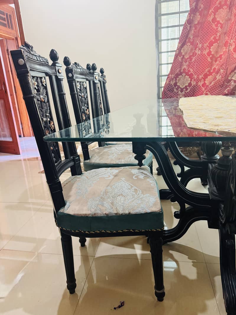 Dining Table with 6 Chairs 2