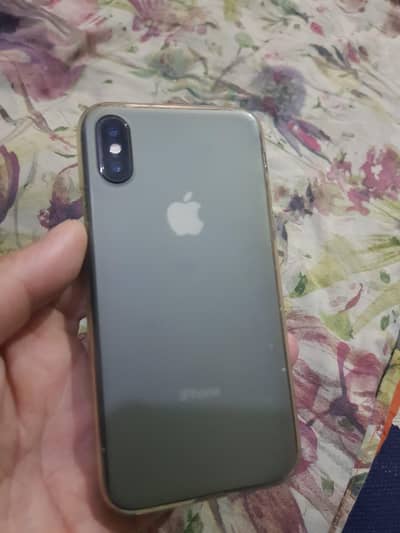 Apple iPhone Xs in good condition