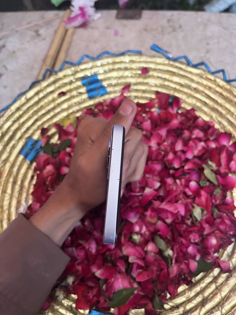 Realme C65 0