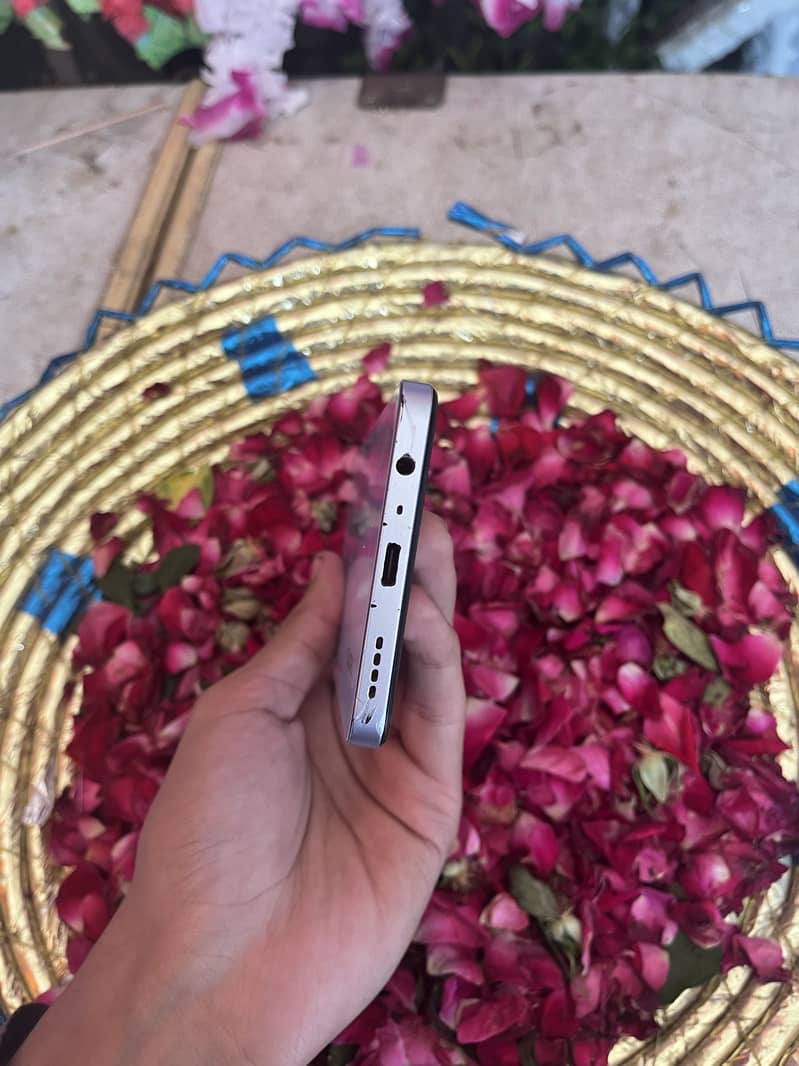 Realme C65 1