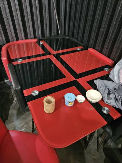 urgent sale 6 Chairs Glass Dinning table Red & Black