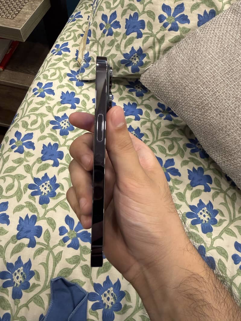IPHONE 14 PRO 4