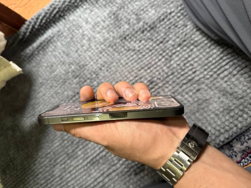 Apple iPhone 13 Pro 2