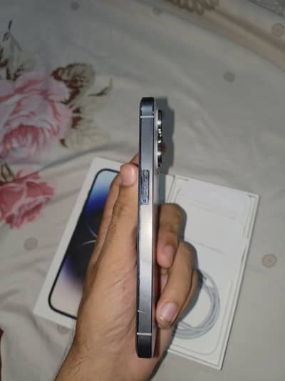 Iphone 14 pro with box