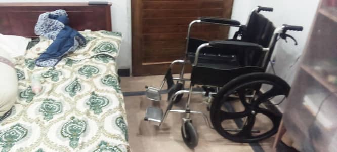 Wheel chair ( with brakes )