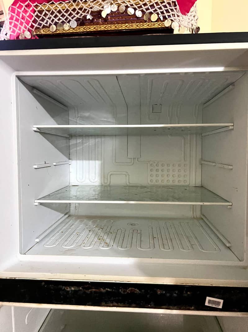Dawlance fridge 6