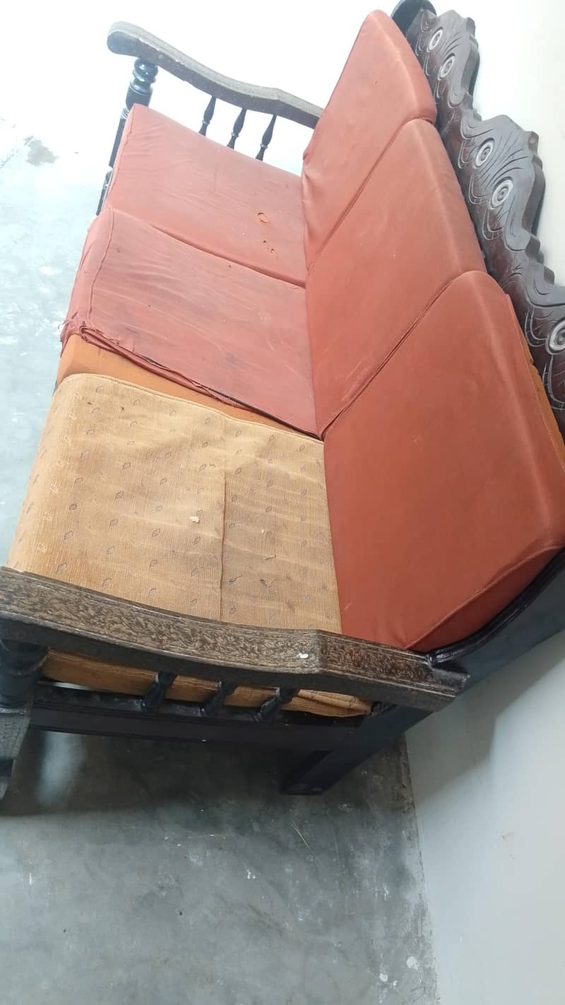 5 sister sofa 1