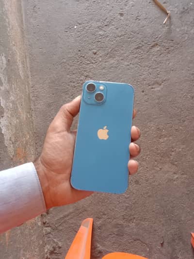 Apple iPhone 13
