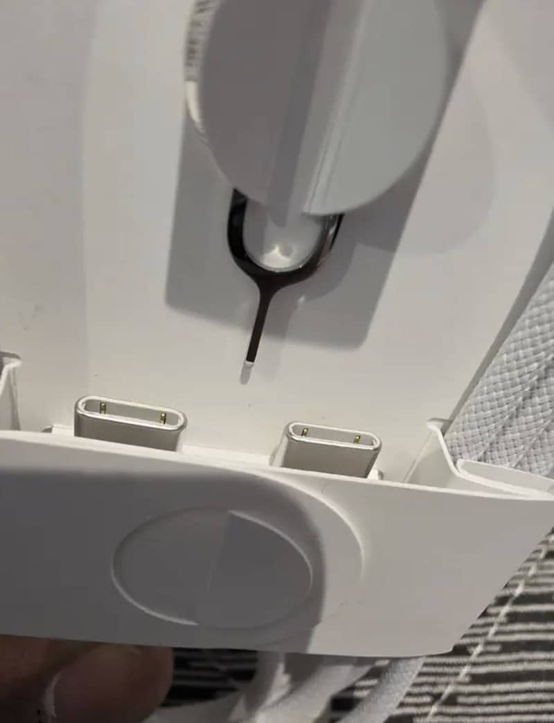 Apple iphone 17 pro max Box cable 2