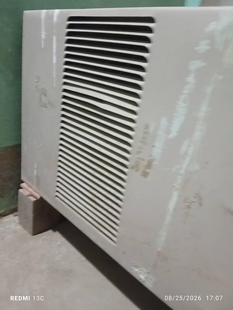 window AC 2