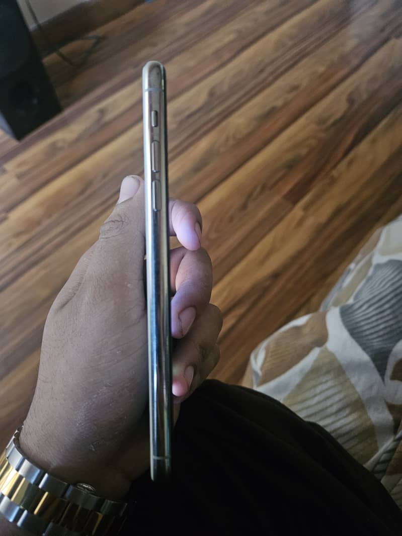 Apple iPhone 11 Pro Max 0