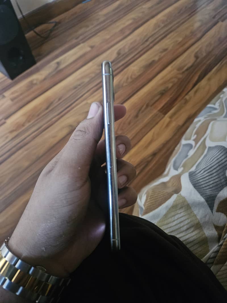 Apple iPhone 11 Pro Max 5