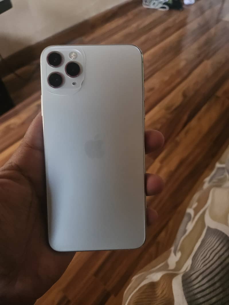 Apple iPhone 11 Pro Max 6