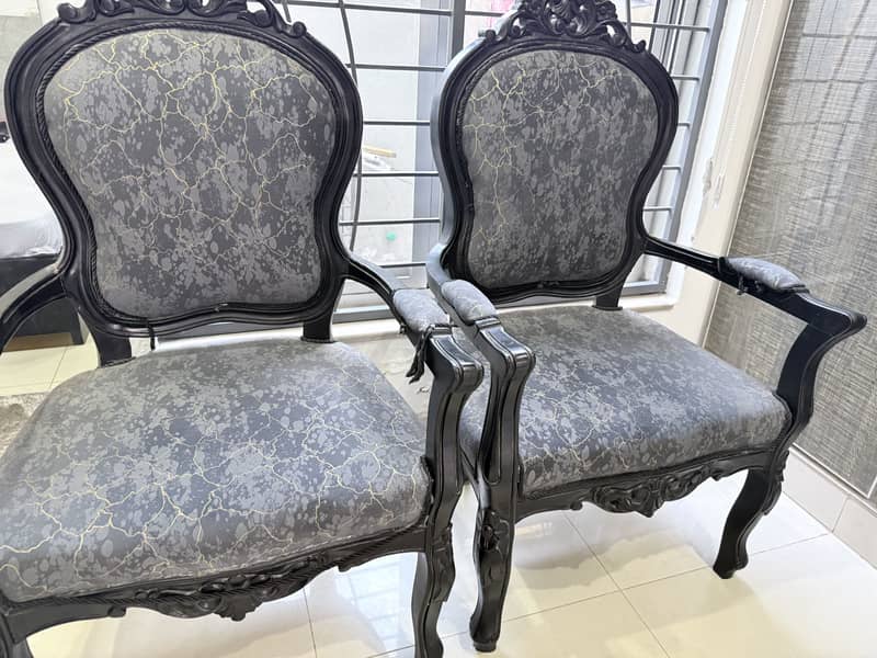 Chairs 0