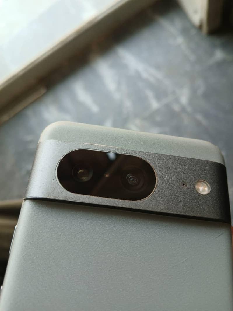 Google Pixel 8 6