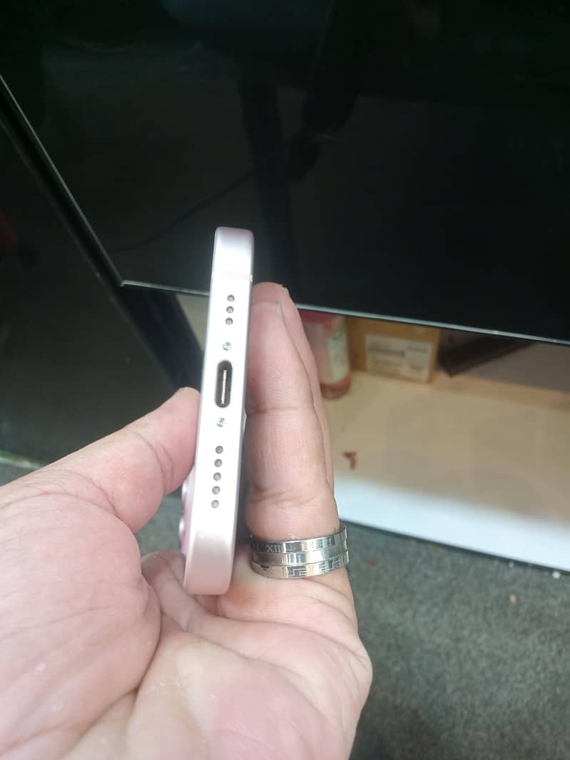 Apple iPhone 15 2