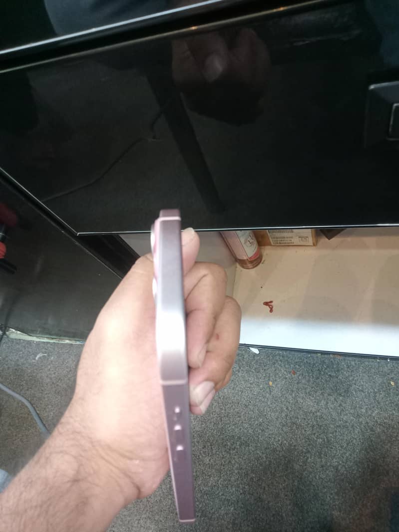 Apple iPhone 15 3