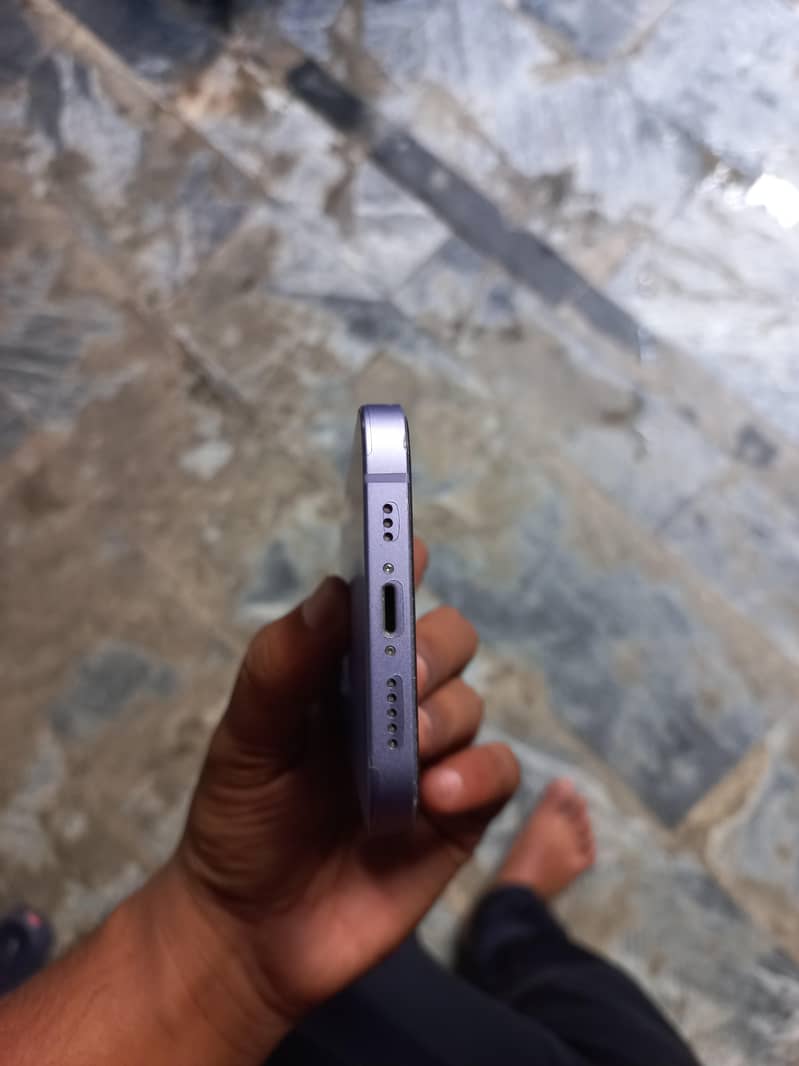 Apple iPhone 12 1