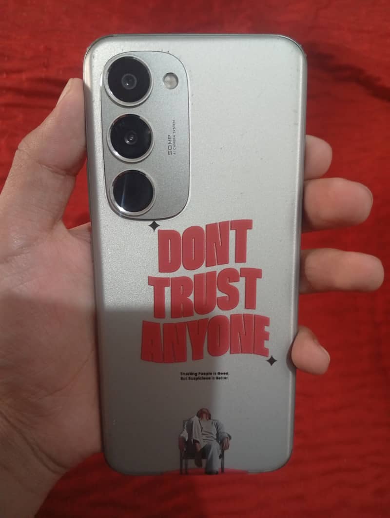 Techno spark 40 pro plus ,8 / 256 2