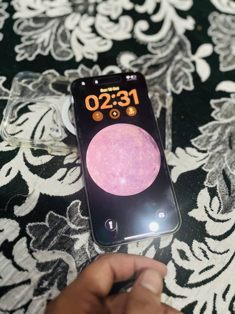 Apple iPhone 15 Pro Max 4