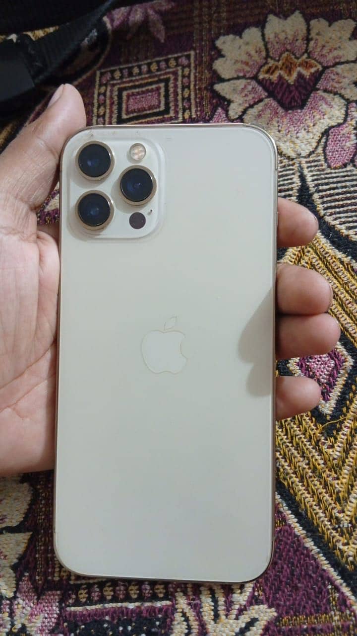 Apple iPhone 12 Pro Max 4